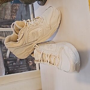 New Balance 623 Leather Sneakers